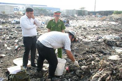 Đột kích khu chôn chất thải khổng lồ